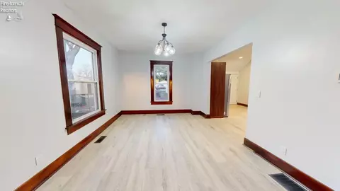 709 Park St, Willard, OH 44890 photo 10