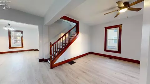 709 Park St, Willard, OH 44890 photo 6