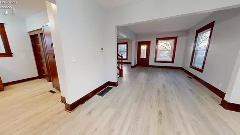 709 Park St, Willard, OH 44890 photo 11