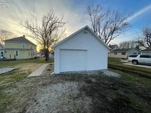 709 Park St, Willard, OH 44890 photo 5