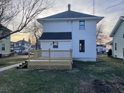 709 Park St, Willard, OH 44890 photo 3