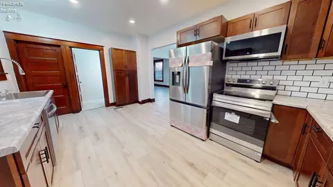 709 Park St, Willard, OH 44890 photo 14