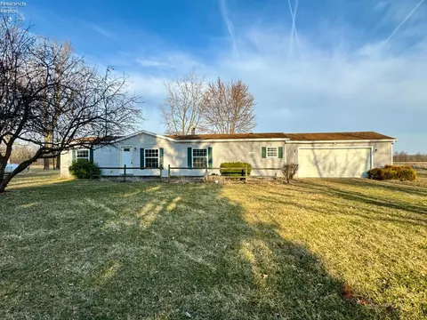 6815 N Tr 190, Green Springs, OH 44836