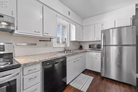 Kitchen - 615 Center, Huron, OH 44839 photo 2 of 3