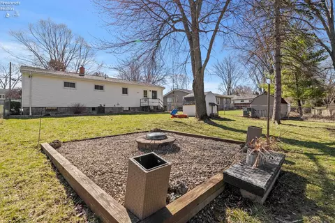 Exterior - 615 Center, Huron, OH 44839 photo 2 of 5