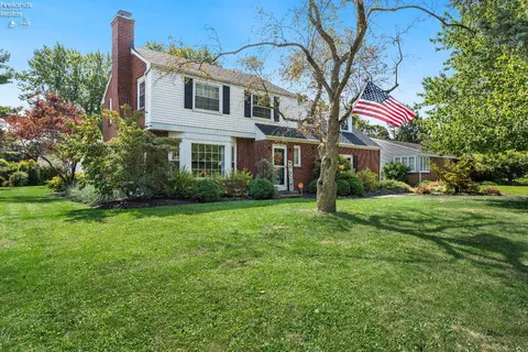 208 Cedar Brook Ln, Sandusky, OH 44870