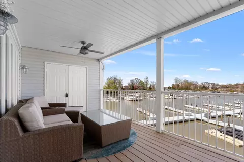 1522 NW Catawba Rd, Port Clinton, OH 43452