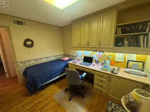 Bedroom - 2710 Scheid Rd, Huron, OH 44839 photo 7 of 10