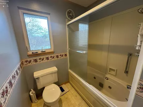 Bath - 2710 Scheid Rd, Huron, OH 44839 photo 2 of 4