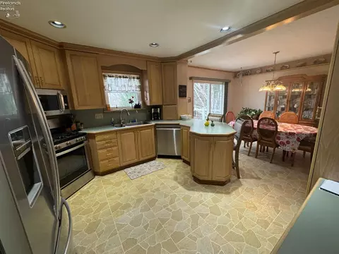 Kitchen - 2710 Scheid Rd, Huron, OH 44839 photo 3 of 5