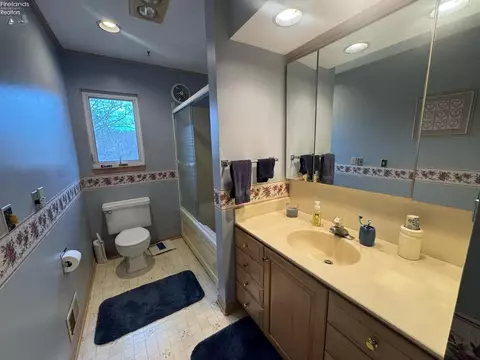Bath - 2710 Scheid Rd, Huron, OH 44839 photo 1 of 4