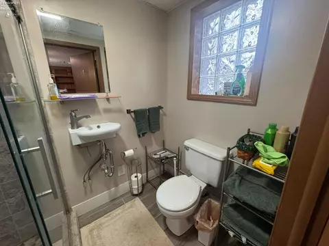 Bath - 2710 Scheid Rd, Huron, OH 44839 photo 3 of 4