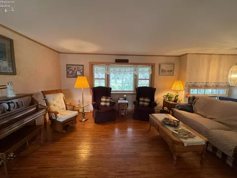 Living - 2710 Scheid Rd, Huron, OH 44839 photo 2 of 3