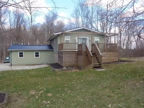 1242 Greenfield Dr, Willard, OH 44890
