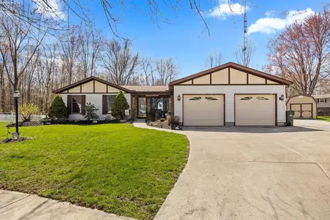799 Arlington Dr, Vermilion, OH 44089