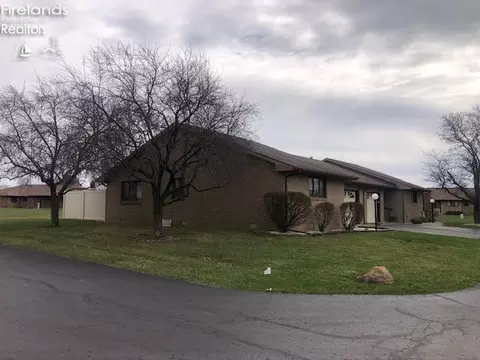 18 Windstone Dr, Findlay, OH 45840 photo 3