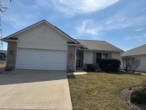 450 Country Mdws #450, Oak Harbor, OH 43449