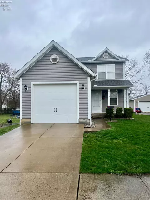 38 Short Sherman St, New London, OH 44851