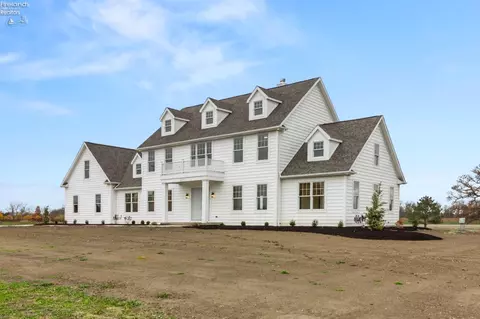 277 E Luchsinger Rd, Port Clinton, OH 43452
