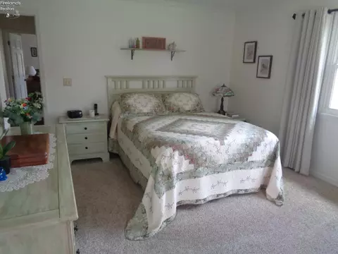 Bedroom - 3615 State Route 61, Willard, OH 44890 photo 3 of 4