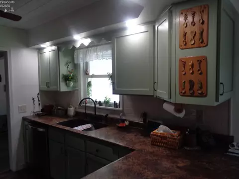 Kitchen - 3615 State Route 61, Willard, OH 44890 photo 1 of 2