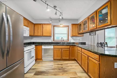 8067 E Mary Ln, Marblehead, OH 43440 photo 8