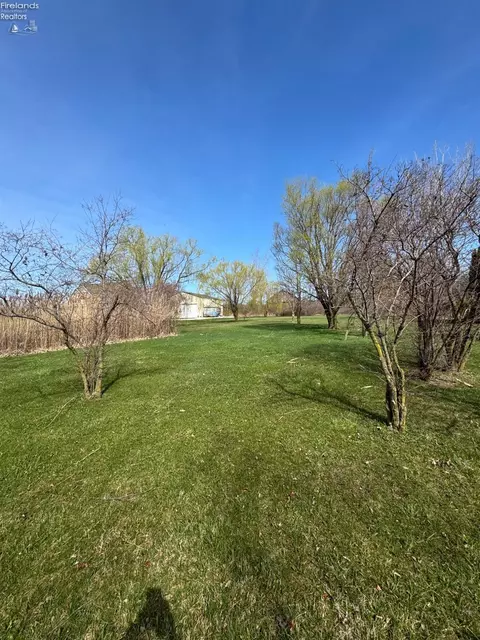 5963 E Bayshore Rd, Marblehead, OH 43440