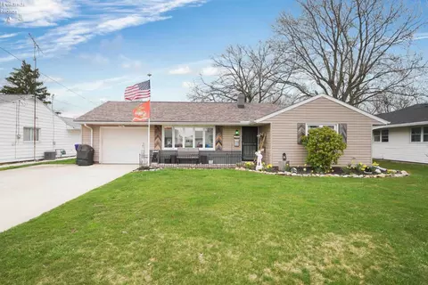 2716 Fairmont Ln, Sandusky, OH 44870
