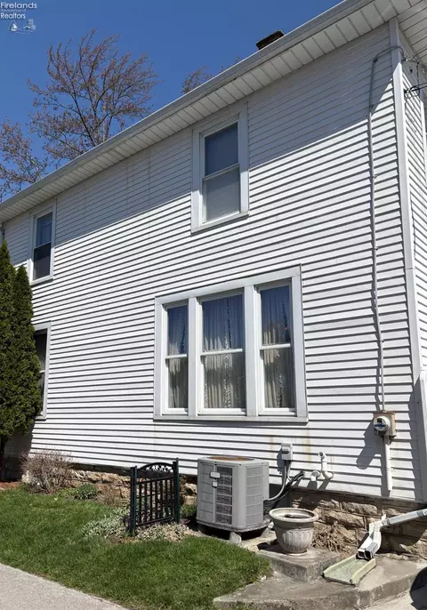 331 Circular St, Tiffin, OH 44883 photo 7