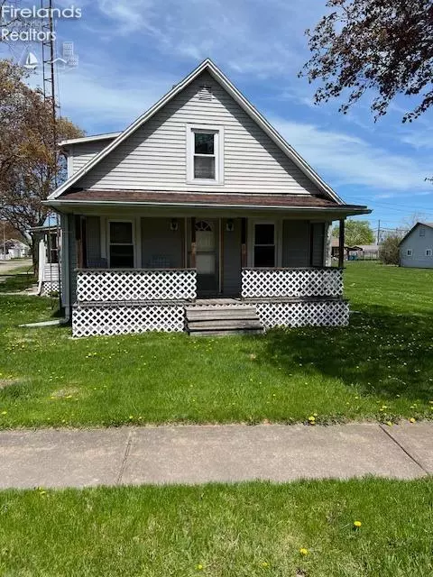 1501 E State St, Port Clinton, OH 43452