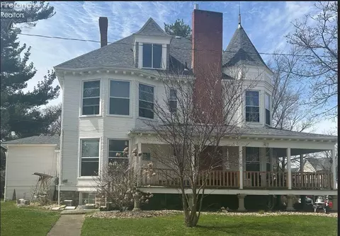 405 Maple St, Willard, OH 44890