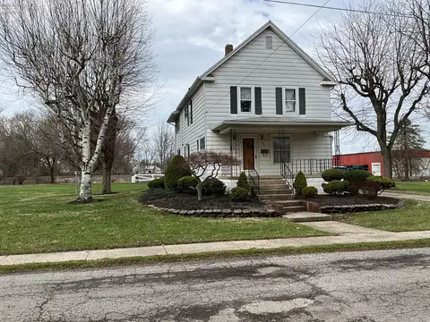 68 Prospect St, New London, OH 44851