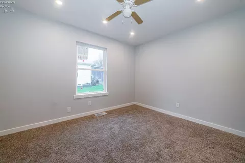 Bedroom - 508 Keefer, Willard, OH 44890 photo 4 of 7
