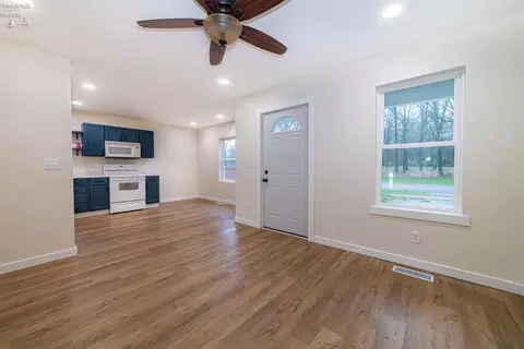 Living - 508 Keefer, Willard, OH 44890 photo 1 of 2