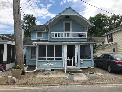 317 W 2nd St, Lakeside, OH 43440