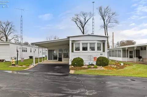 1623 NE Catawba Rd #146, Port Clinton, OH 43452