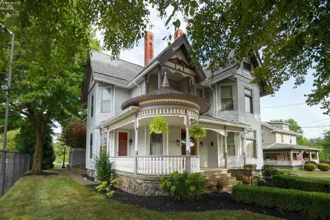 230 S Main St, Clyde, OH 43410