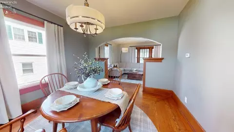 Dining - 810 Park, Willard, OH 44890 photo 3 of 3