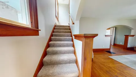 Entry Way - 810 Park, Willard, OH 44890 photo 1 of 4