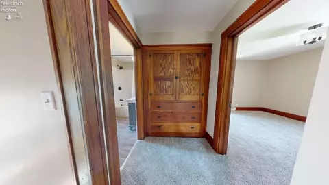Entry Way - 810 Park, Willard, OH 44890 photo 2 of 4