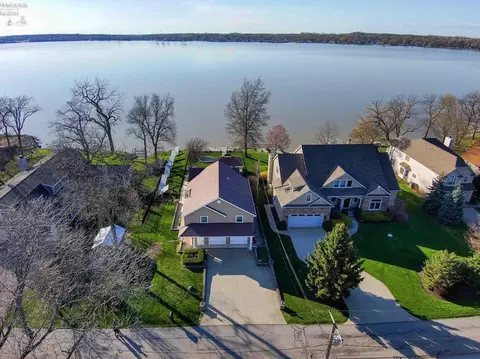 3346 S Memorial Shoreway Dr, Marblehead, OH 43440