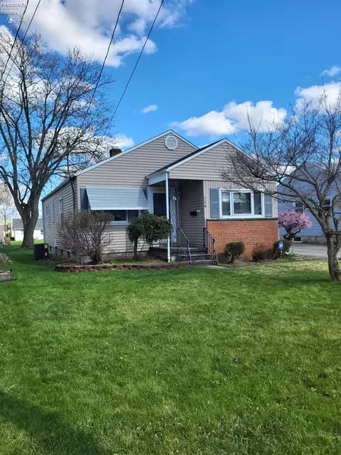 126 Roger Ave, Bellevue, OH 44811