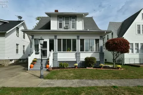 123 Hayes Ave, Port Clinton, OH 43452