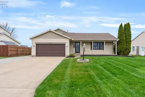 1001 Birchwood Dr, Sandusky, OH 44870