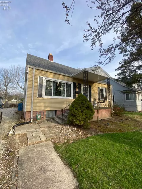 457 Morrison St, Fremont, OH 43420