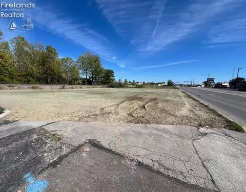 2100 W State St, Fremont, OH 43420