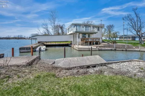1270 Deist Rd, Middle Bass, OH 43446