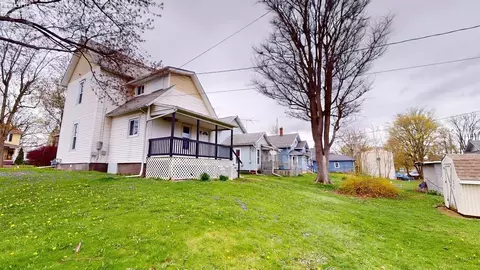 Exterior - 635 Dale St, Willard, OH 44890 photo 2 of 4