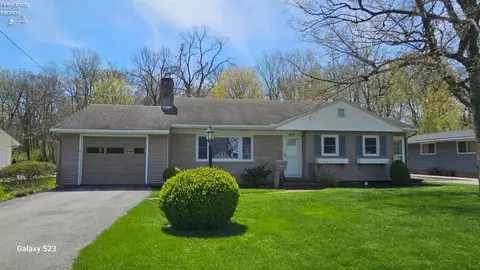 1313 E 4th St, Marblehead, OH 43440