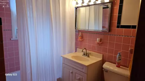 Bath - 1313 E 4th St, Marblehead, OH 43440 photo 1 of 2